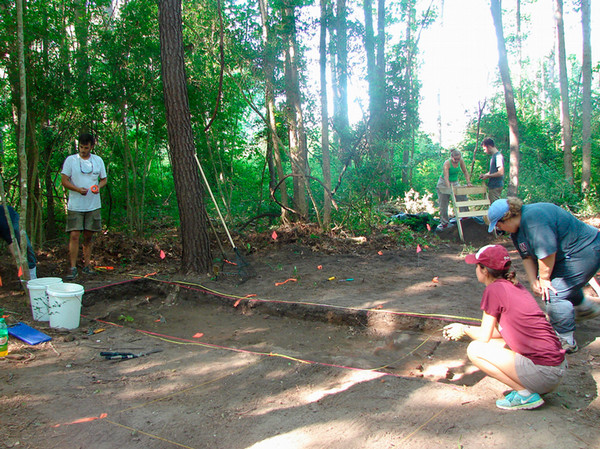 Students participate in field work at the Stone Preserve