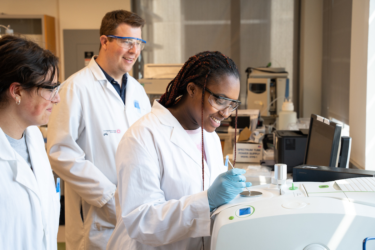 Research students Julianna DeMauro and Jammirika Randall conduct research with Dr. Jay Forsythe (summer 2024)