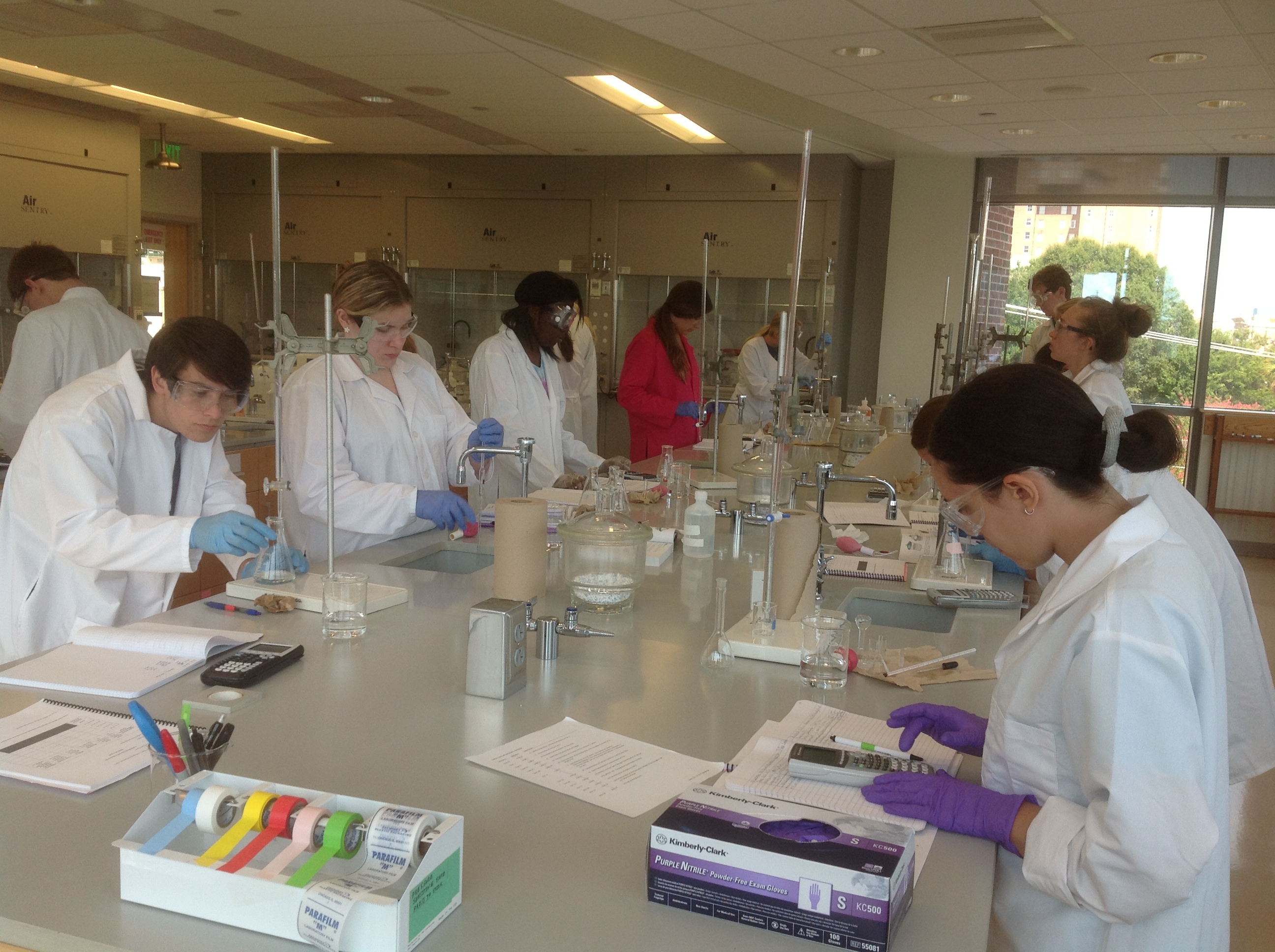 Students in Analytical Lab (Fall 2014)