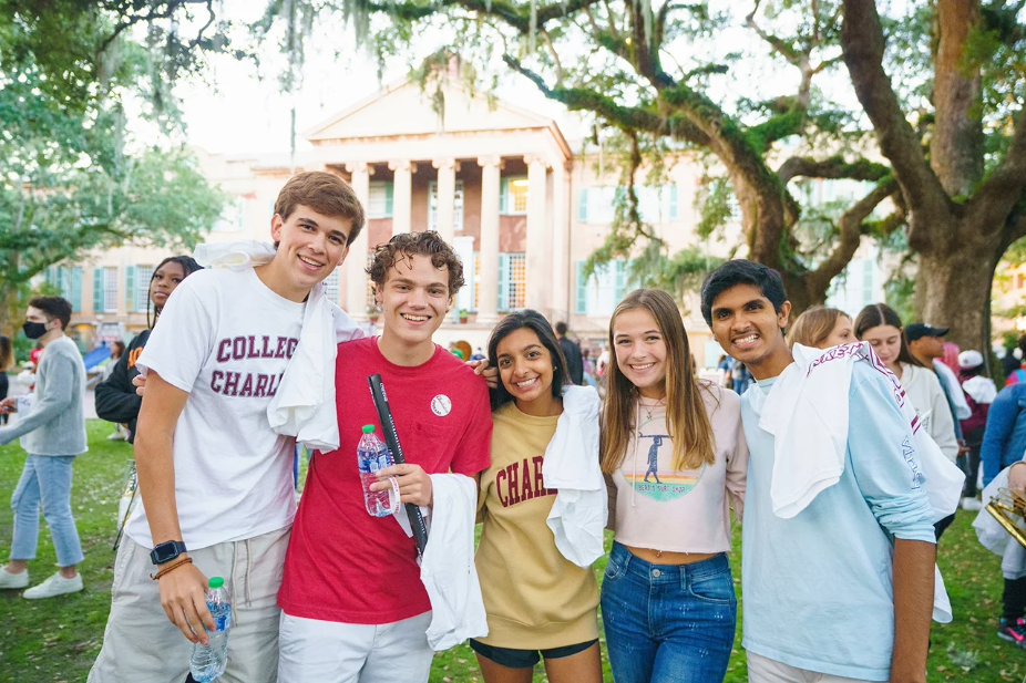 Honors student enjoy a block party in the Cistern Yard